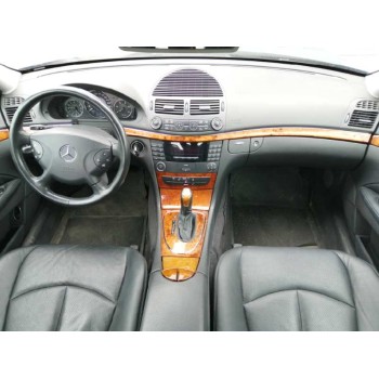 mercedes-benz clase e (w211) berlina del año 2002