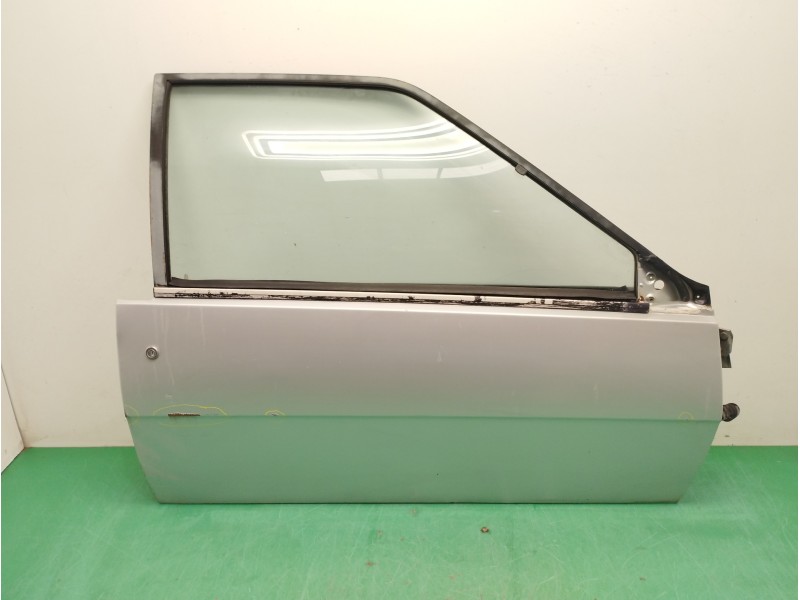 Recambio de puerta delantera derecha para renault fuego 2.0 referencia OEM IAM  OBSERVAR FOTOS 