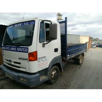 nissan atleon del año 2000