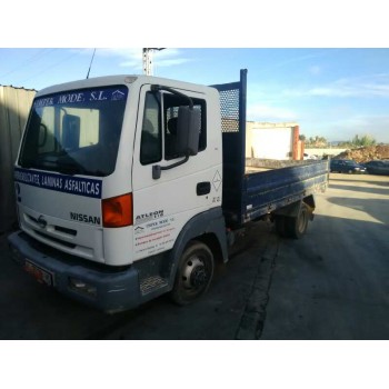 nissan atleon del año 2000