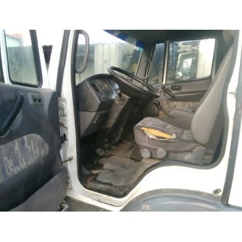 nissan atleon del año 2000