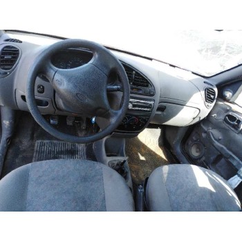 ford fiesta berlina (dx) del año 1999