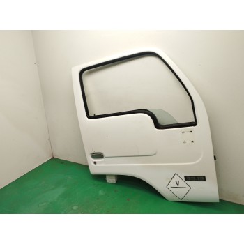 Recambio de puerta delantera derecha para nissan cabstar 01.04  3.0 diesel referencia OEM IAM  OBSERVAR FOTOS 