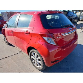 toyota yaris (_p13_) del año 2013