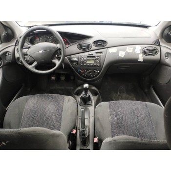 ford focus berlina (cak) del año 2000