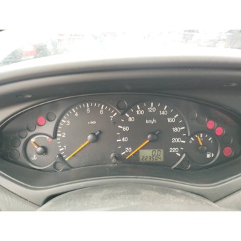 ford focus berlina (cak) del año 2000