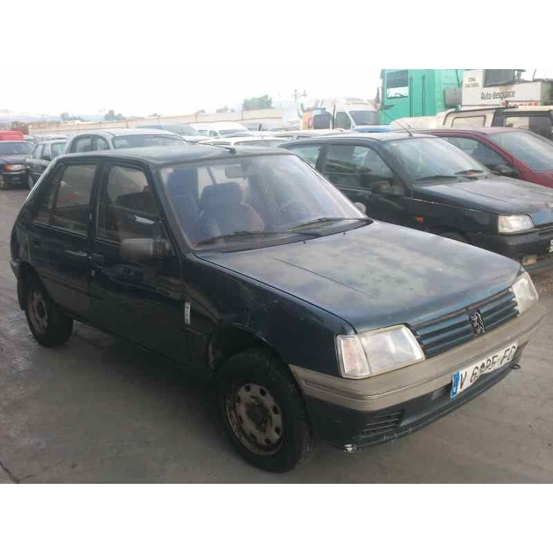 peugeot 205 berlina del año 1995