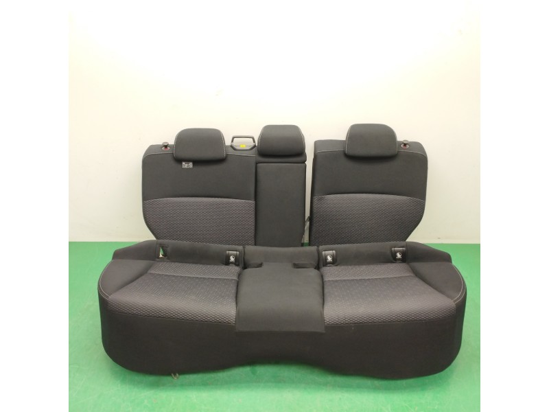 Recambio de asientos traseros para subaru forester 2.0 diesel cat referencia OEM IAM   