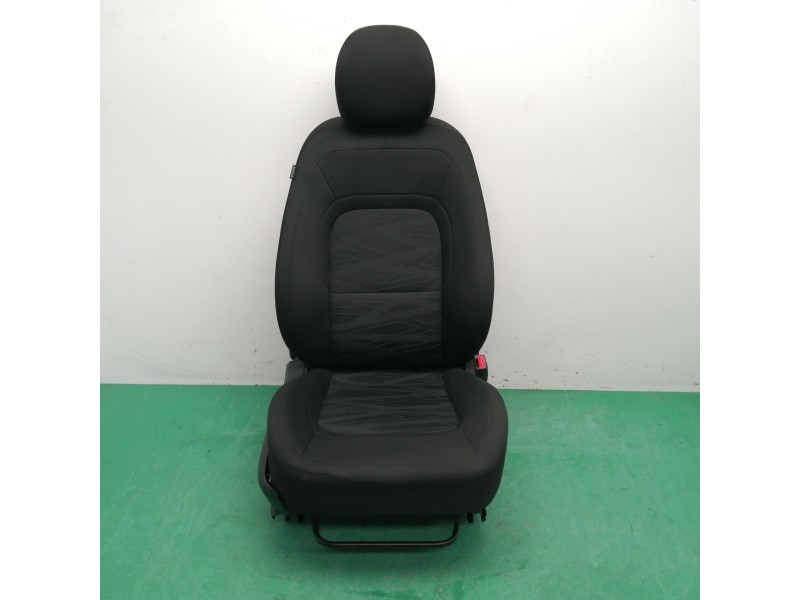 Recambio de asiento delantero derecho para kia cee´d 1.4 cat referencia OEM IAM Recambio de asiento delantero derecho para kia cee´d 1.4 cat referencia OEM IAM