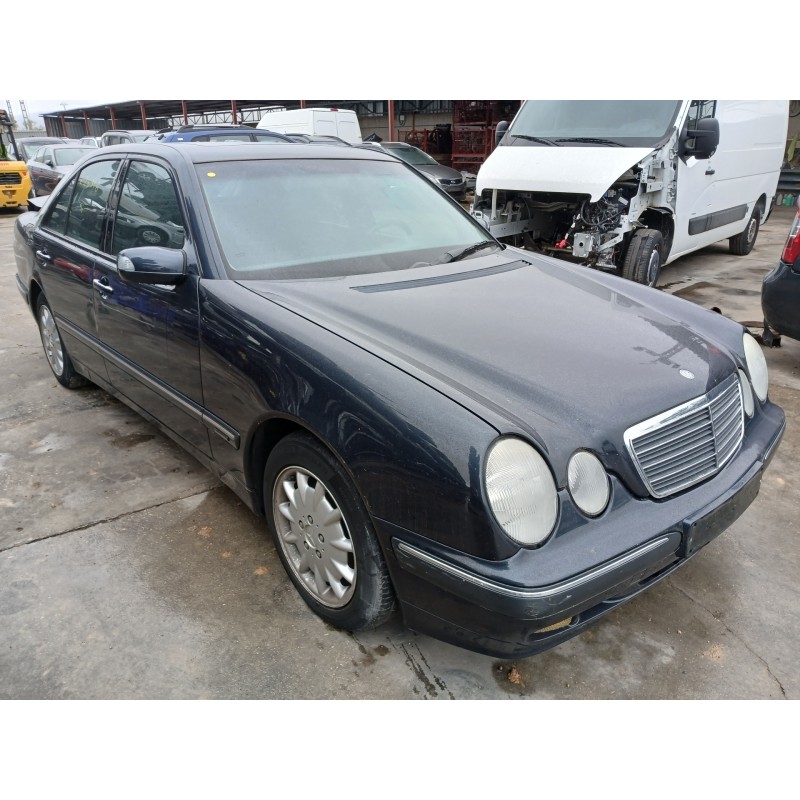mercedes-benz clase e (w210) del año 2001