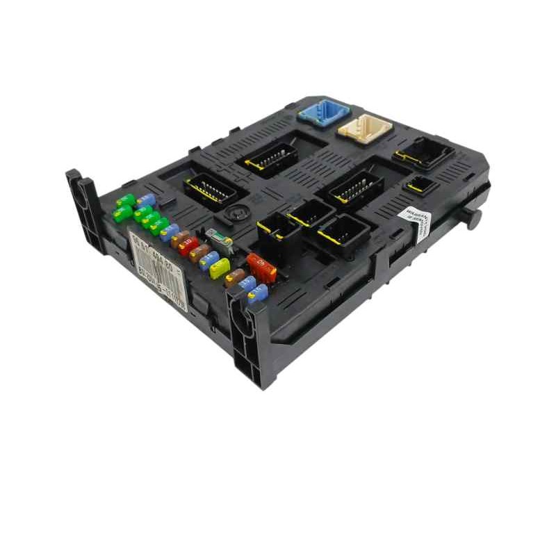 CAJA RELES / FUSIBLES
