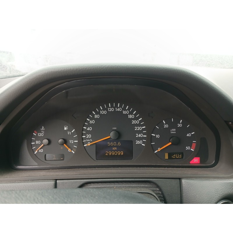 MERCEDES-BENZ CLASE E (W210) 2001