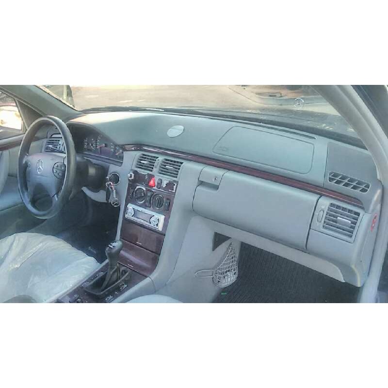 MERCEDES-BENZ CLASE E (W210) BERLINA DIESEL 2000