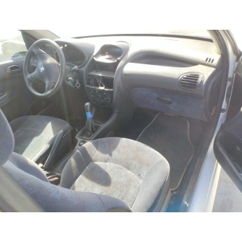 peugeot 206 berlina del año 2001