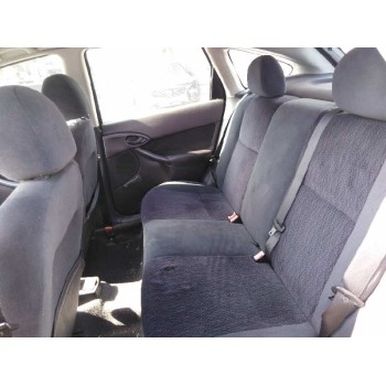 ford focus berlina (cak) del año 2000