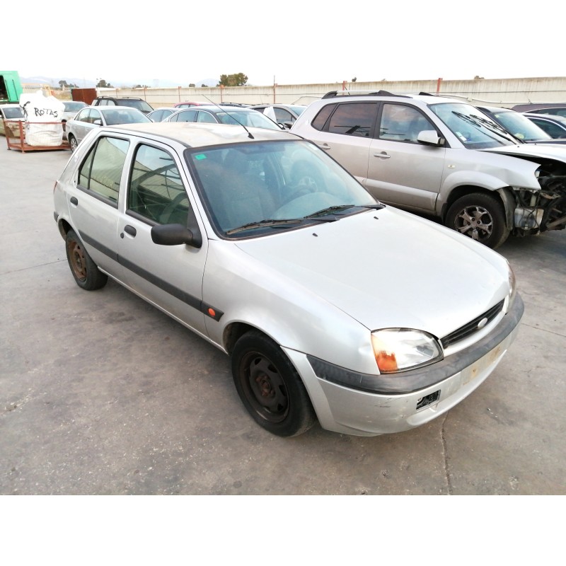 ford fiesta berlina (dx) del año 2000