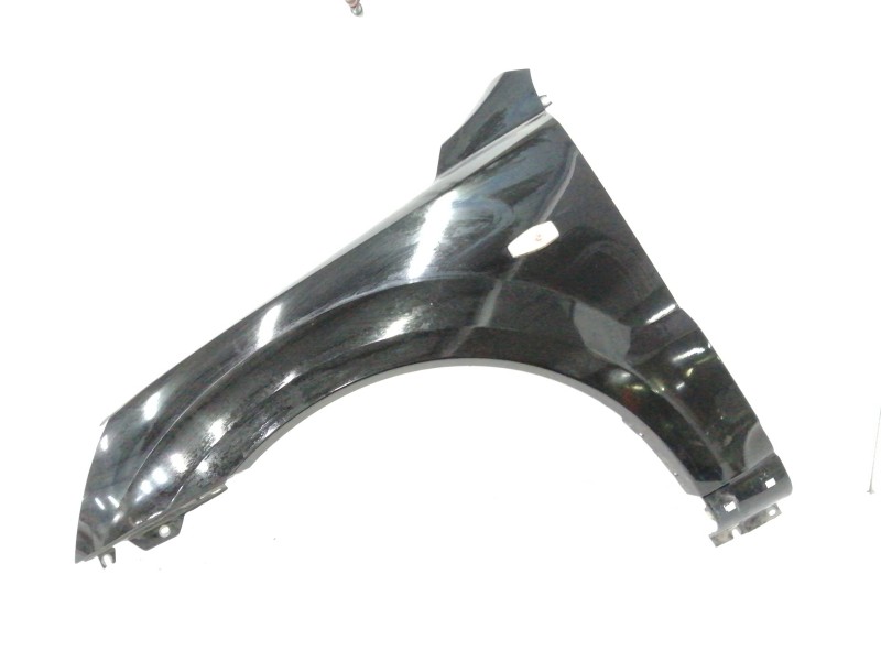 Recambio de aleta delantera izquierda para kia sorento 2.5 crdi referencia OEM IAM Recambio de aleta delantera izquierda para kia sorento 2.5 crdi referencia OEM IAM