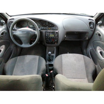 ford fiesta berlina (dx) del año 2000