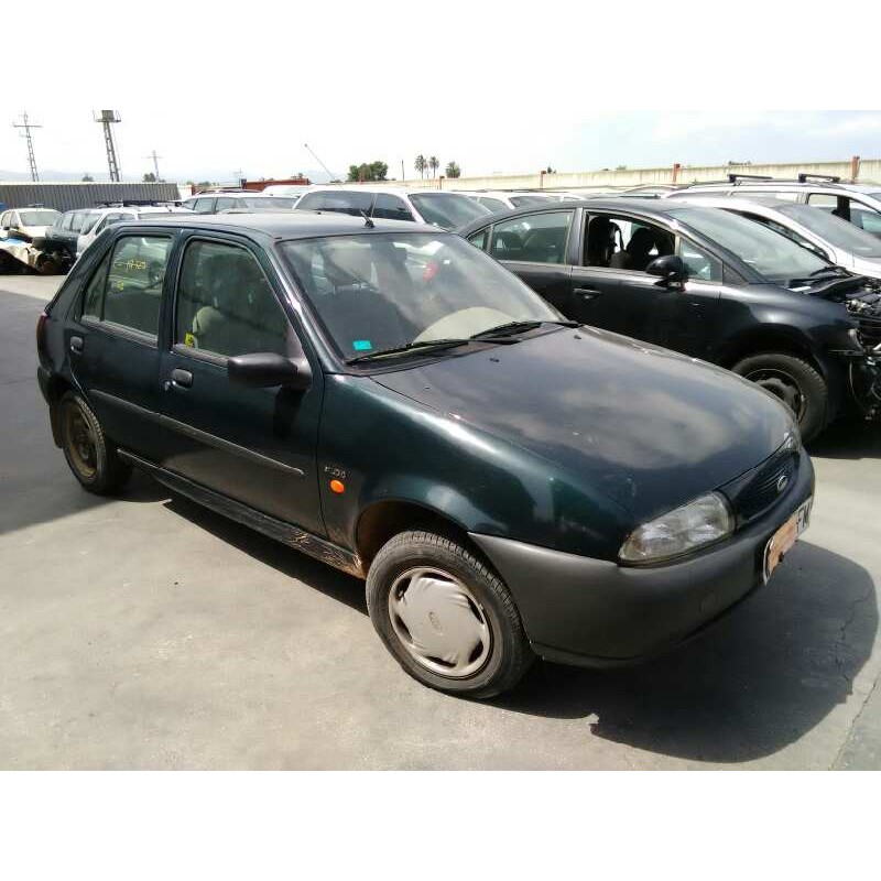 ford fiesta berlina del año 1996