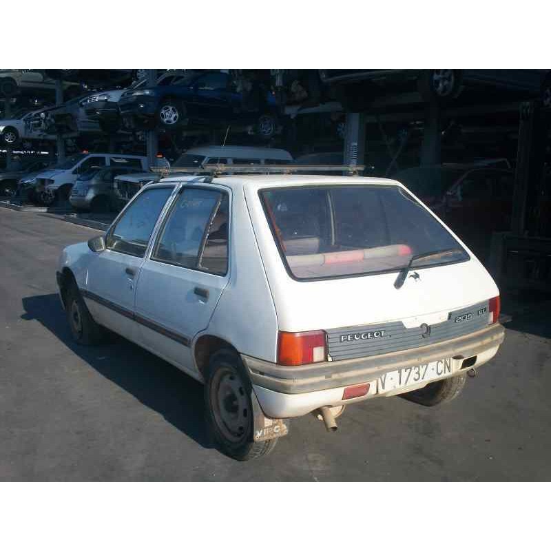 peugeot 205 berlina del año 1988