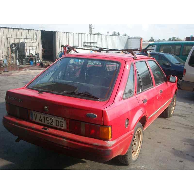 ford escort berlina del año 1990