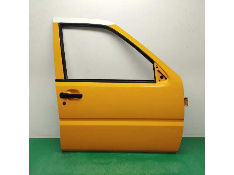 Recambio de puerta delantera derecha para nissan terrano/terrano.ii (r20) 2.7 turbodiesel referencia OEM IAM  OBSERVAR FOTOS 