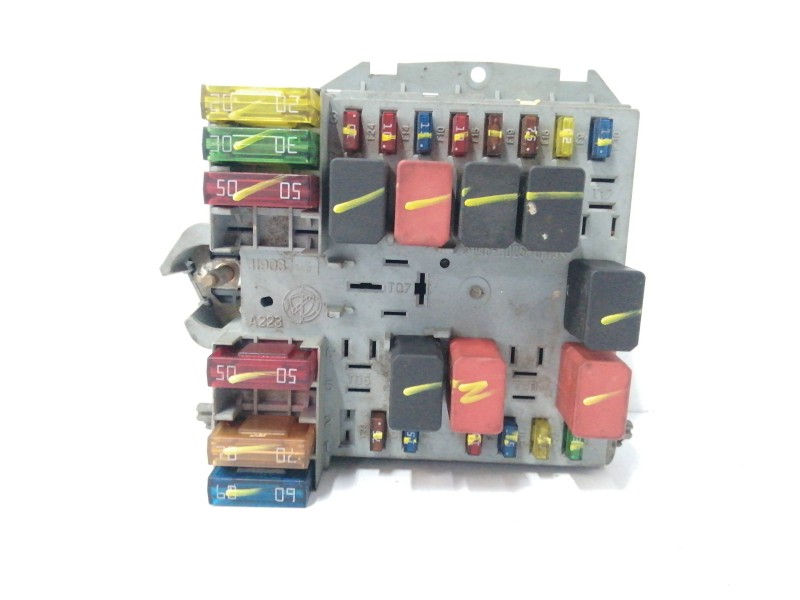 Recambio de caja reles / fusibles para fiat stilo (192) 1.9 jtd cat referencia OEM IAM 46846109 SX40795748 
