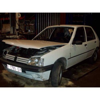 peugeot 205 berlina del año 1995