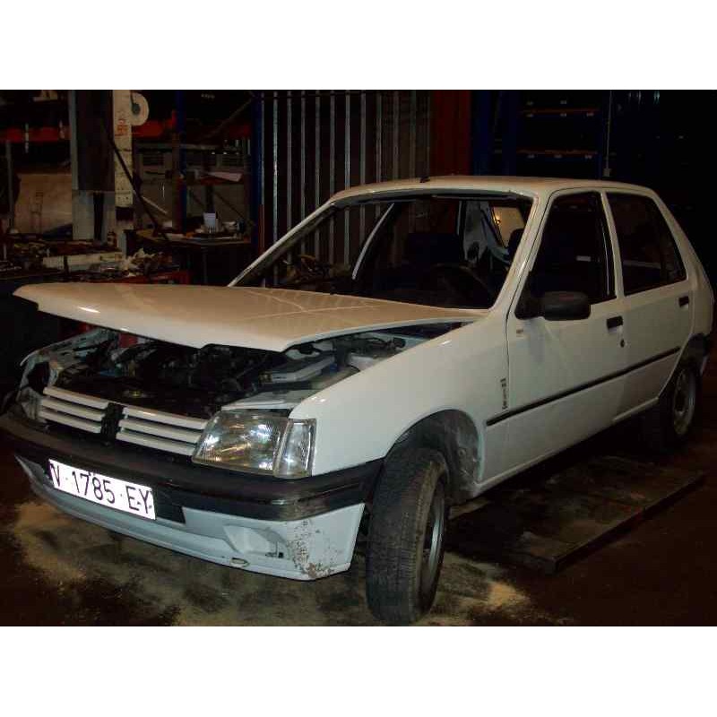 peugeot 205 berlina del año 1995