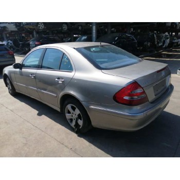 mercedes-benz clase e (w211) berlina del año 2002