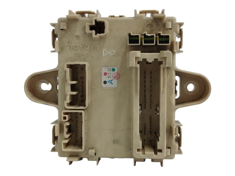 Recambio de caja reles / fusibles para lexus rx 3.3 v6 24v cat referencia OEM IAM   