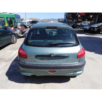 peugeot 206 berlina del año 2001