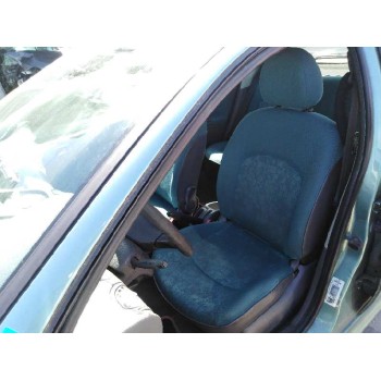 peugeot 206 berlina del año 2001