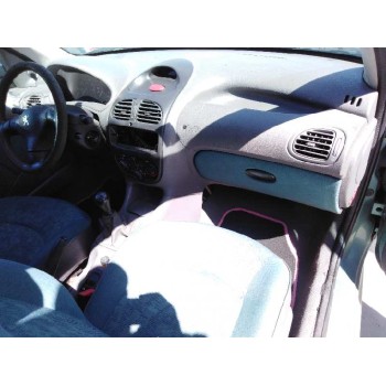 peugeot 206 berlina del año 2001