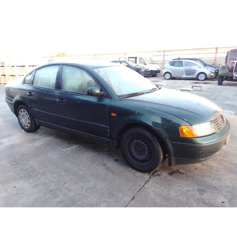 VOLKSWAGEN PASSAT BERLINA (3B2)