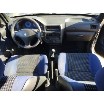 peugeot 106 (s2) del año 2001