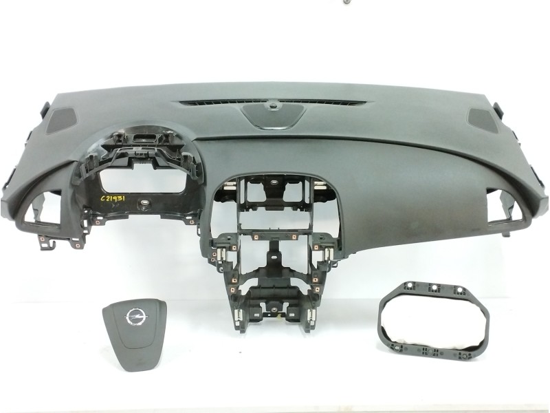 Recambio de salpicadero para opel astra j gtc sportive referencia OEM IAM 13301067 13299780 13381056
