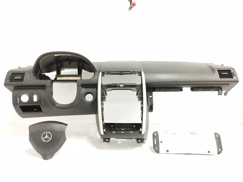 Recambio de salpicadero para mercedes-benz clase a (w169) 2.0 cdi cat referencia OEM IAM A16968007 169860010 1698600005 Recambio de salpicadero para mercedes-benz clase a (w169) 2.0 cdi cat referencia OEM IAM A16968007 169860010 1698600005