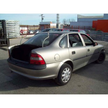 opel vectra b berlina del año 1996