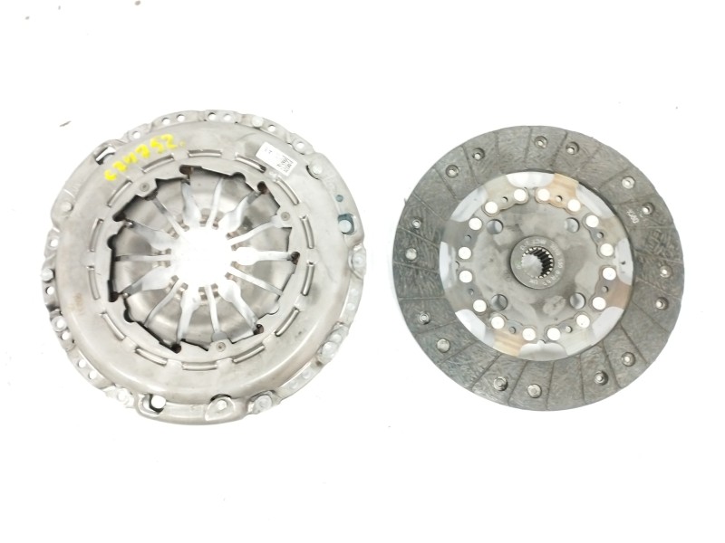 Recambio de kit embrague para renault megane iv berlina 5p 1.3 tce referencia OEM IAM 302053062R 301010007R Recambio de kit embrague para renault megane iv berlina 5p 1.3 tce referencia OEM IAM 302053062R 301010007R
