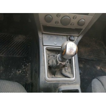 opel vectra c berlina del año 2004