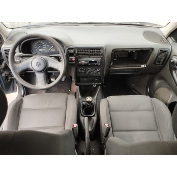 volkswagen polo berlina (6n1) del año 1997