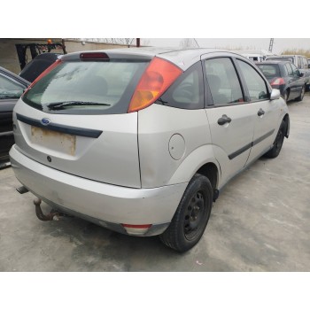 ford focus berlina (cak) del año 2000