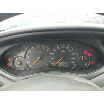 ford focus berlina (cak) del año 2000