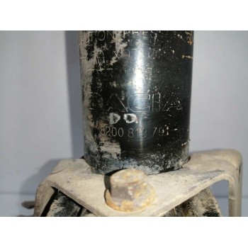 Recambio de amortiguador delantero derecho para dacia duster laureate 4x2 referencia OEM IAM 8200813791A  