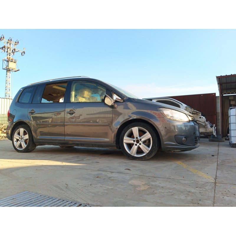 VOLKSWAGEN TOURAN (1T3)