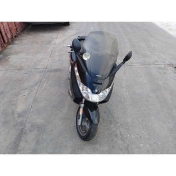 piaggio x8 del año 2004