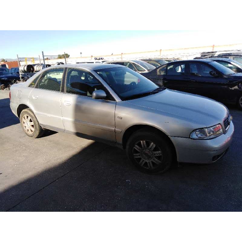 AUDI A4 BERLINA (B5)