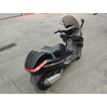 piaggio x8 del año 2004