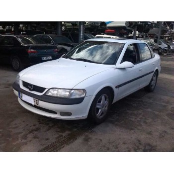 opel vectra b berlina del año 1996